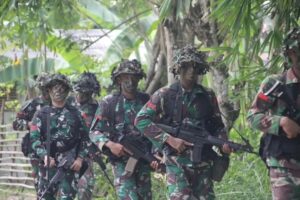 Latihan Taktis Tingkat Tim Gunung Hutan di Cimarga Banten
