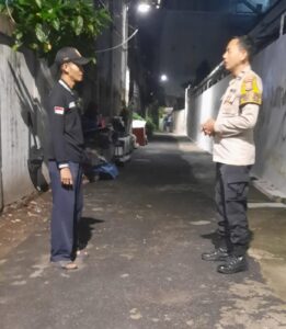 Patroli Dialogis Dan Sambangi Poskamling RW 06 Kelurahan Kebon Melati