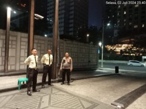Unit Sabhara Polsek Metro Tanah Abang Patroli Sepanjang Protokol Malam Hari