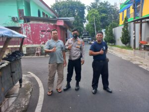 Patroli Dialogis Kapolsubsektor Kayu Awet Berikan Imbauan Kepada Petugas Keamanan
