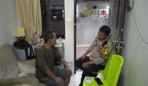 Patroli Dialogis Bhabinkamtibmas Pegangsaan Kepada Ketua Rt. 08/02