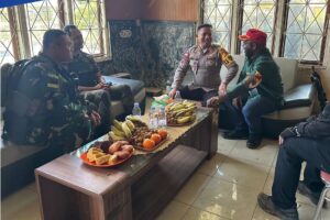 Yonif 509 Kostrad Hadiri Syukuran HUT Bhayangkara di Polres Intan Jaya