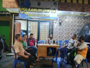 Kanit Binmas dan Anggota Binmas Sambang Kunjungan Ke Pos Kamling
