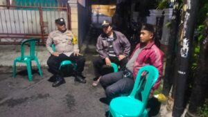 Patroli Wilayah Anggota Binmas Sambang Petugas Keamanan