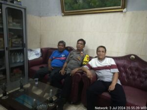 Sambang Balai Warga Bhabinkamtibmas Galur Berikan Himbauan.