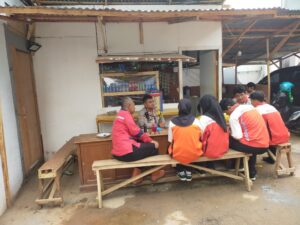 Bhabinkamtibmas Kelurahan Kramat Sambang Dan Patroli Dialogis di Gedung PMI