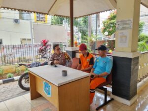 Aiptu Suparmin Ngobrol Kamtibmas Bersama Petugas PPSU