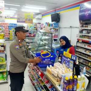 Sambang Wilayah Bhabinkamtibmas Galur Imbauan Kepada Karyawati Indomaret