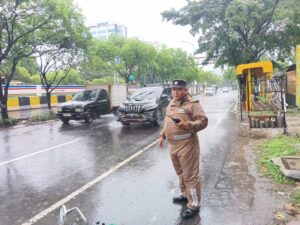 Aipda Amir Riswanto Patroli Wilayah Pengecekan Genangan Air Dan Pohon Tumbang