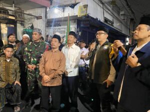 Tiga Pilar Kelurahan Karet Tengsin Monitoring Kegiatan Pawai Obor oleh TPQ NU Tartila Berbaur Dalam Rangka Memperingati Tahun Baru Islam 1 Muharram 1446 H / 2024 M