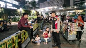 Sat Binmas Polres Metro Jakarta Pusat Imbau Warga Agar Segera Pulang