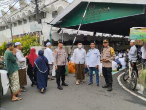 Ipda Agus Ambar Memonitoring Kegiatan Pengajian Rutin Di Islamic Center Kwitang