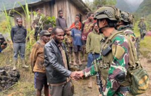 Prajurit Satgas Yonif 432 Kostrad Laksanakan Minggu Kasih di Distrik Mbua, Papua Pegunungan