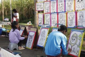 Warga Jabung Antusias Serbu Bazar Mingguan Trisula