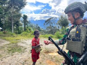 Minggu Ceria Berbagi dengan Anak-Anak di Kampung Holomama, Intan Jaya, Papua