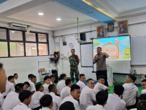 Bhabinkamtibmas Dan Babinsa Penyuluhan Kenakalan Remaja SMAN 24 Jakarta