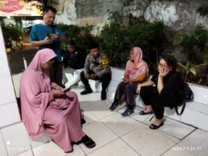 Takziyah Bhabinkamtibmas Aipda Anwar Ke Rumah Duka PGI Cikini Menteng