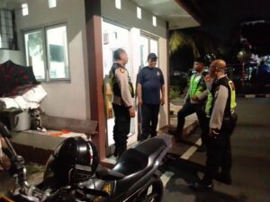 Sambang Pos Kamling Anggota Polsek Cempaka Putih Sampaikan Imbauan Kamtibmas
