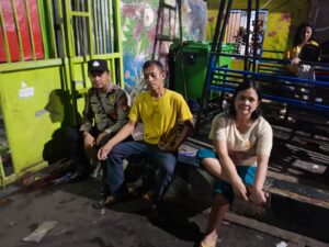 Patroli Pemukiman Panit Patroli Polsek Johar Baru Berikan Imbauan Kepada Warga.