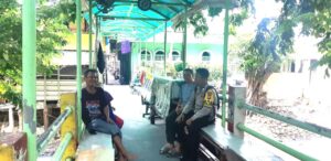 Patroli Dialogis Kapolsubsektor Tanah Tinggi Berikan Imbauan Di RW 08