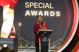 Lakukan Reformasi Pemerintahan Dalam Negeri, Mendagri Terima Penghargaan CNN Awards 2024*
