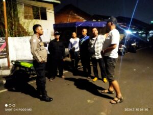 Sambang Aipda Anwar Pos Siskamling Rw. 007 Kelurahan Pegangsaan Menteng