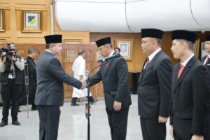 Lantik Pejabat Struktural Akademik dan Fungsional, Plt. Sekjen Kemendagri Harap Bawa Perubahan Positif