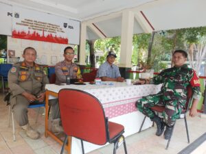 Bhabinkamtibmas dan Koordinasi Kamtibmas dengan Tiga Pilar Kampung Rawa.