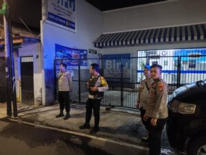 Patroli Antisipasi Tawuran Polsek Johar Baru Bubarkan Anak-anak Remaja Yang Nongkrong