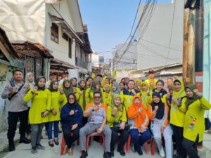Unit Binmas Polsek Sawah Besar bersama Perangkat Lurah Gunung Sahari Utara Melaksanakan Monitoring Pemberantasan Sarang Nyamuk .