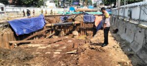 Monitoring Dampat Kemacetan Proyek LRT Jalan Proklamasi Kelurahan Pegangsaan