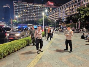 Pemantauan Giat Masyarakat Sekitar Depan Hotel Kempinsky Bunderan HI