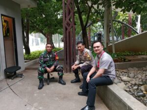 Babinsa Dan Bhabinkamtibmas Kunjungi Apartemen Promenade 57 Berikan Imbauan Kamtibmas
