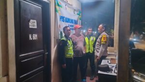 Bhabinkamtibmas Kelurahan Johar Baru Melaksanakan Kegiatan Sambang Dan Patroli Dialogis