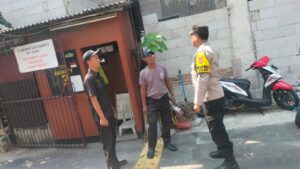 Patroli Sore Hari Aiptu Sunarto, Sambang Ke Pos Keamanan