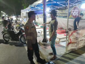 Patroli Dialogis dan Imbauan Kamtibmas Anggota Patroli Polsek Johar Baru