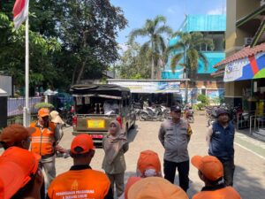 Apel Petugas PPSU di Halaman Kelurahan Menteng