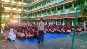 Police Goes To School Pembinaan dan Edukasi Stop Tawuran, Narkoba dan Bullying Di Sekolah SMP Negeri 28 Jakarta