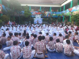 Bhabinkamtibmas Penyuluhan Kepada Siswa/i Baru MPLS Di SDN 01 Kebon Kacang