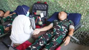 Peringati HUT ke-62, Yonkav 8 Kostrad Gelar Donor Darah Bersama PMI Mojokerto