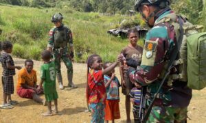 Berbagi Keceriaan dengan Anak-Anak di Kampung Amisiga, Papua