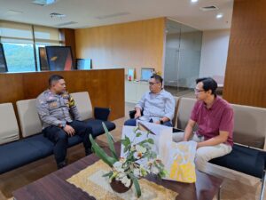 Bhabinkamtibmas Patroli Dialogis Dan Kunjungi Gedung PPK GBK Senayan