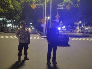 Patroli, Antisipasi Rawan Kejahatan Menjelang Pagi