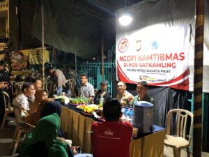 Perkuat Sistim Penanganan Dini Cegah Tawuran, Kapolsek Metro Gambir “Ngopi Kamtibmas” Bersama Warga