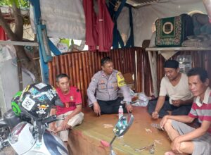 Bhabinkamtibmas Kwitang Melaksanakan Kegiatan Sambang Dan Patroli Dialogis Ke Tokoh Masyarakat