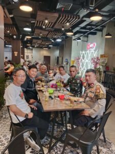 Bhabinkamtibmas Dan Babinsa Patroli Bersama Di RW 06 Kelurahan Kebon Kacang