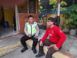 Kapolsubsektor Salemba Sambangi Petugas Keamanan Komplek Patra II
