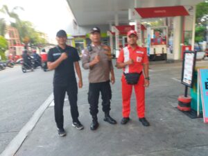 Bhabinkamtibmas Kelurahan Galur Sambang Pengawas dan Operator SPBU