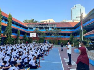 Edukasi Bahaya Narkoba Di SMP Negeri 18 Jakarta Oleh Sat Res Narkoba Polres Metro Jakarta Pusat