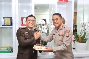 Kapolres Metro Bekasi Kota Silaturahmi ke Kejari Bekasi, Jalin Kemitraan Dalam Rangka Hari Bhakti Adhyaksa ke-64